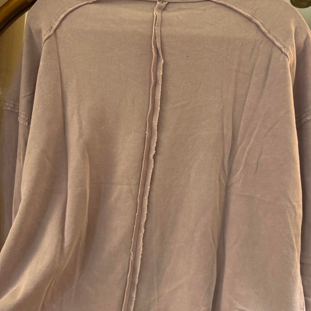 NWT Boutique crewneck sz M. - Picture 4 of 4